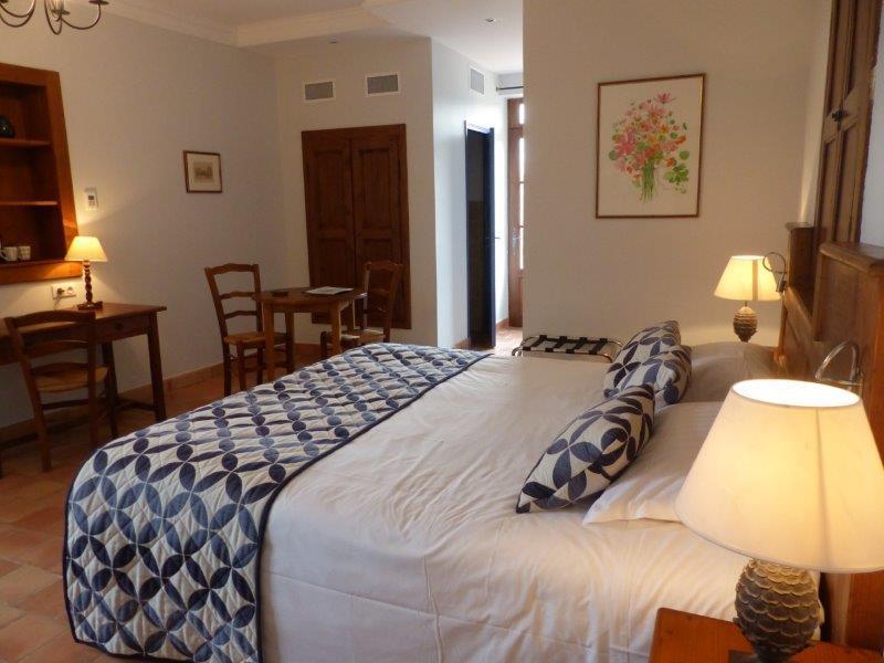 Hotel Charembeau