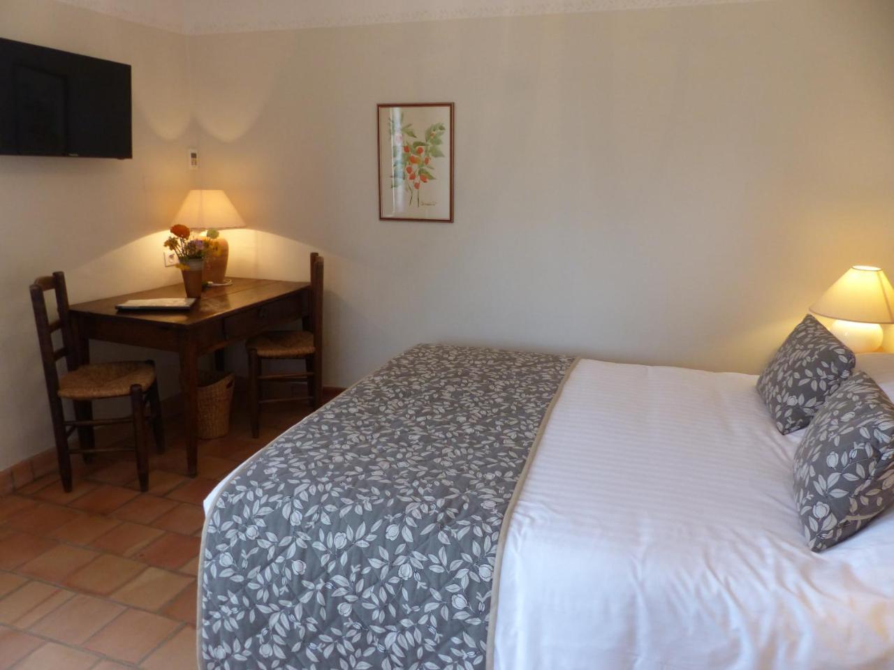 Hotel Charembeau